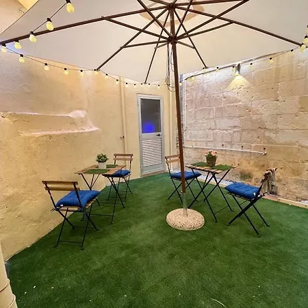 2 Bed In Heart Of St Julians - 5min From Seafront *