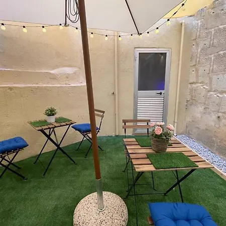 2 Bed In Heart Of St Julians - 5min From Seafront * San Ġiljan